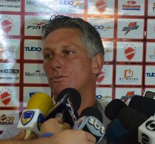 Série C: Vila Nova não descarta efetivar técnico interino