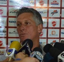 Márcio Bittencourt abre a caixa preta do Vila Nova e explica sua saída