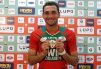 Ex-Inter é apresentado na Portuguesa com sede de gols 2 0002048086189 img