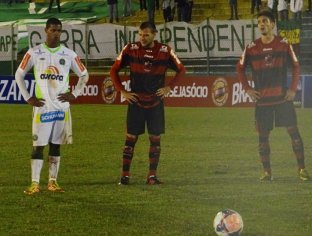 Série B: Mesmo líder, Chapecoense diz que objetivo é escapar da degola 2 0002048086210 img