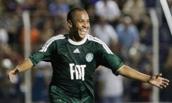 Devolvido por clube coreano, meia do Palmeiras acerta com Sport 2 0002048086802 img