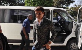 Atacante chega a BH e prevê briga por vaga no Cruzeiro