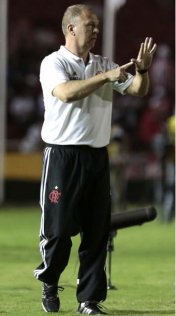 Copa do Brasil: Mano celebra boa fase de atacante no Flamengo