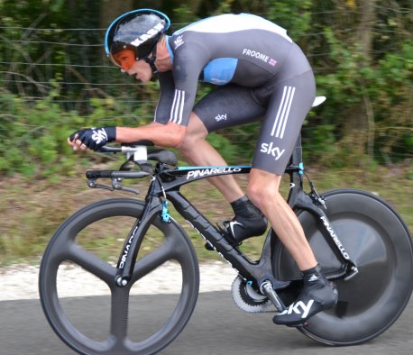 Ciclismo: Froome é punido, mas abre vantagem na Volta da França