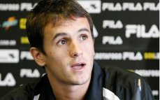 Lateral é operado e deve voltar ao Botafogo em 3 meses