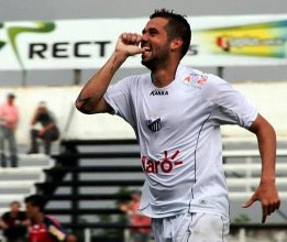 Serginho trabalha duro para voltar a ser titular em clube da Série B 2 0002048087445 img