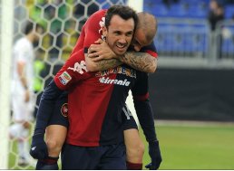 Santos oficializa contratação de ex-atacante de São Paulo e Cruzeiro