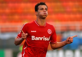 Damião treina, mas ainda é dúvida no Inter para domingo