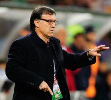 Cotado no Santos, técnico argentino nega acerto com Barcelona 3 0002048088379 img