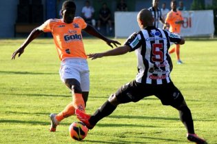 Série D: Apesar de derrota, técnico aprova mudanças no Nova Iguaçu