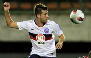 Zagueiro aciona Justiça e troca Bahia por clube árabe