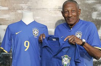 Luto! Bicampeão do mundo, Djalma Santos morre aos 84 anos