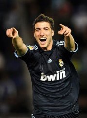 Italiano: Atacante do Real desembarca para acertar com o Napoli