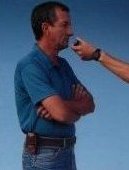 Segundona: Presidente viaja para presentear papa com a camisa da Manthiqueira