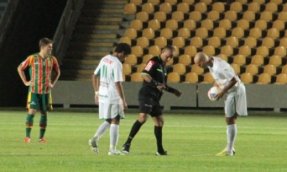 Série C: Técnico do Sampaio critica arbitragem após empate em casa