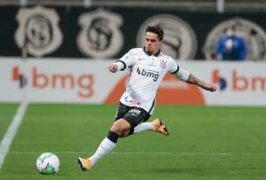 Fagner, Adson e Renato Augusto são desfalques no treinamento do Corinthians