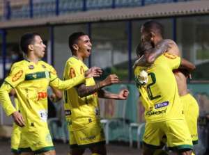 Armada no 4-3-3, Seleção FI da 10ª rodada da Série C tem zagueiro ex-Ponte e técnico que estreou com vitória