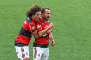 BRASILEIRÃO: Fla vence Corinthians; Atlético-MG perto do líder; Ceará leva 'Clássico Rei'