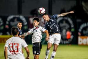 SÉRIE B: Goiás vence Guarani em duelo direto pelo G4; Vasco perde e se complica