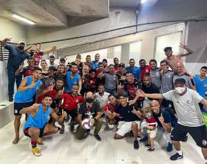 Campinense-PB 2 x 1 Central-PE - Raposa vence, encaminha vaga e afunda Patativa