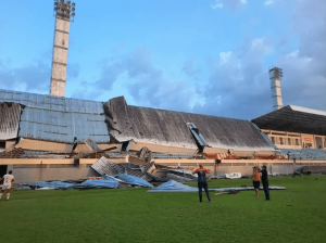 Desabamento de cobertura encerra precocemente duelo entre Imperatriz-MA e 4 de Julho-PI na Série D