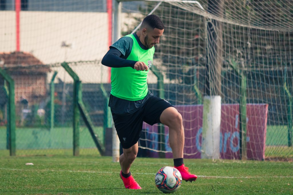 Série C: Figueirense terá força máxima em duelo direto e goleiro mostra confiança em 1ª vitória fora de casa