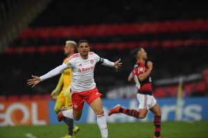 BRASILEIRÃO: Atlético-MG assume liderança e Flamengo é goleado em noite dos visitantes