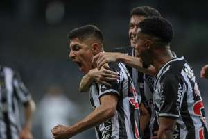 Atlético-MG 2 x 0 Palmeiras - Com um a mais e brilho de Savarino, Galo dispara na liderança
