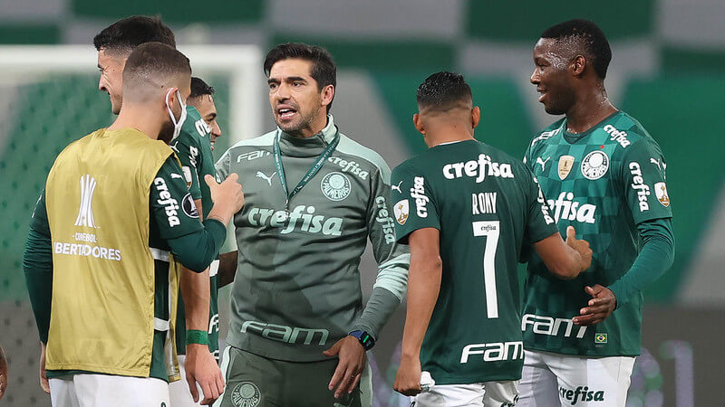 Abel Ferreira promete melhorar comportamento com arbitragem: ‘Quero ser um técnico melhor no Palmeiras’