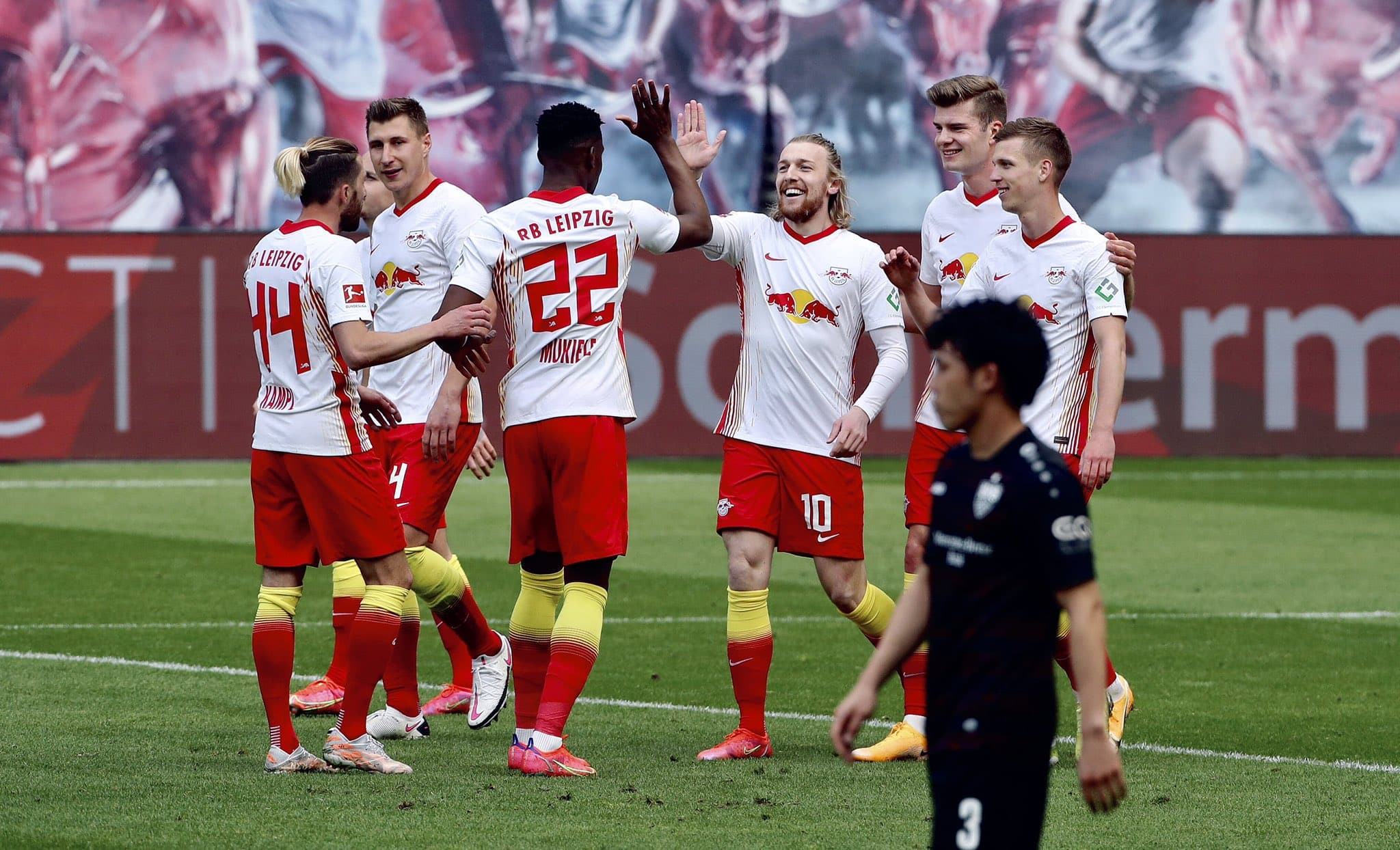ALEMÃO: Leipzig joga muito e goleia Stuttgart em abertura de rodada