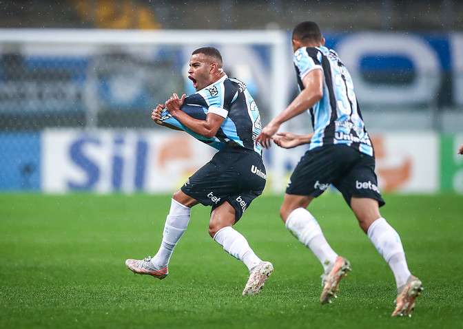 Alisson exalta ‘time ideal’ de Felipão em vitória do Grêmio