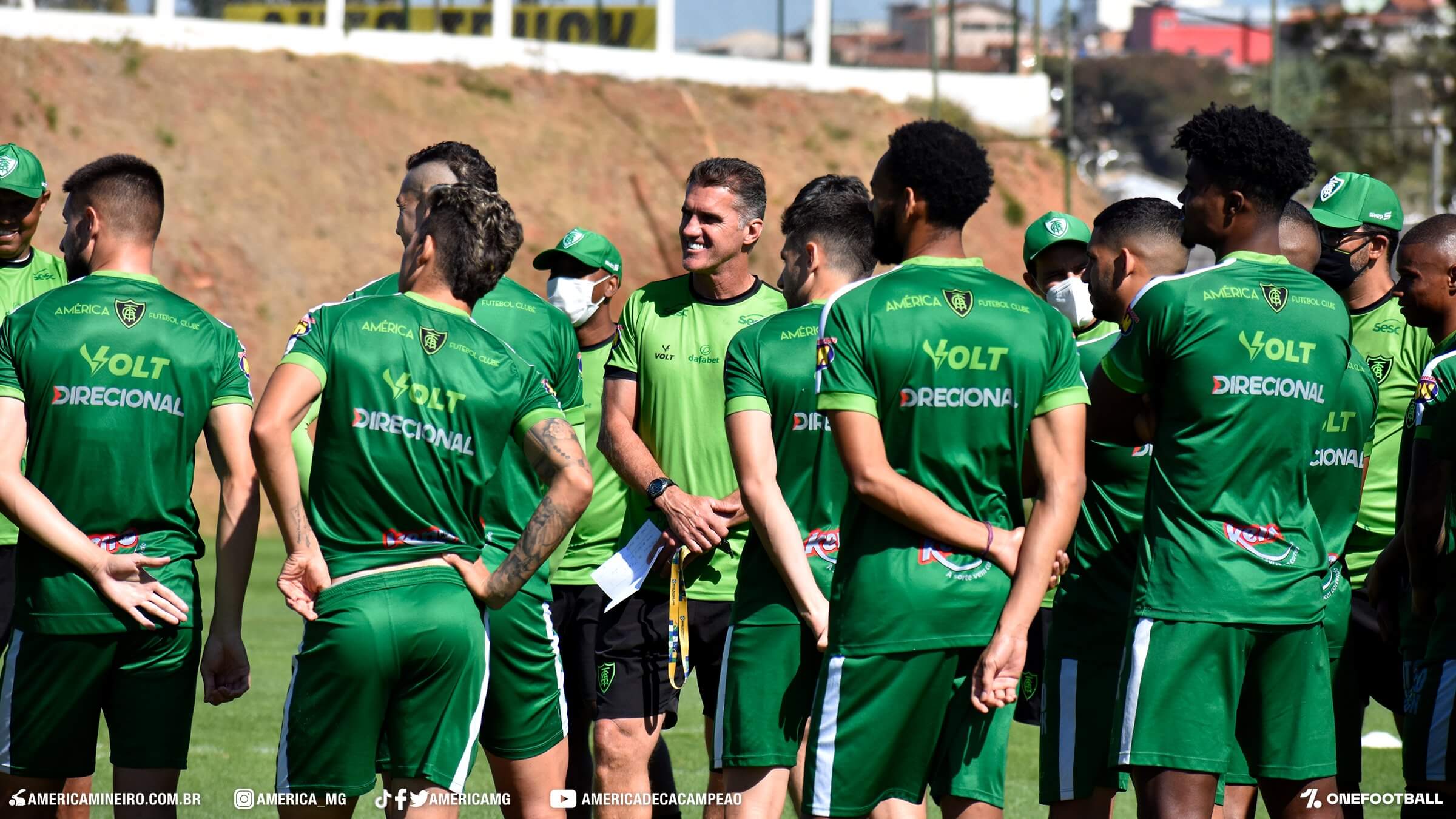 Time do Brasileirão tem surto de Covid-19 e cinco jogadores ficam de fora de jogo desta segunda-feira