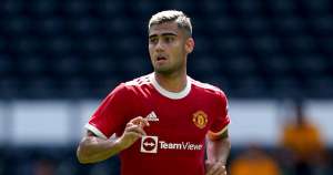 Manchester United empresta meia belga ao Flamengo por um ano