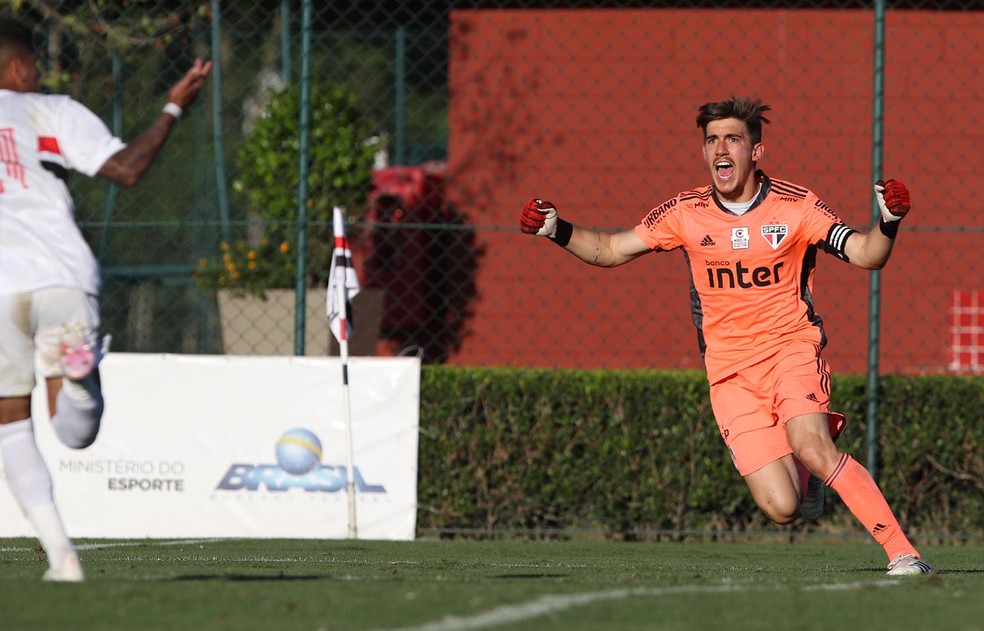 Série B: Guarani pode contratar ex-goleiro de São Paulo e Seleção