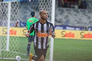 Sem jogar desde maio, Diego Tardelli fica perto de grande clube paulista