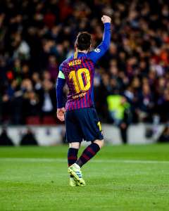 Ídolos do Barcelona agradecem e elogiam Messi pela passagem vitoriosa no clube catalão
