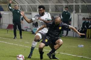 Brusque 0 x 1 Goiás - Esmeraldino vence e termina o 1º turno na vice-liderança!