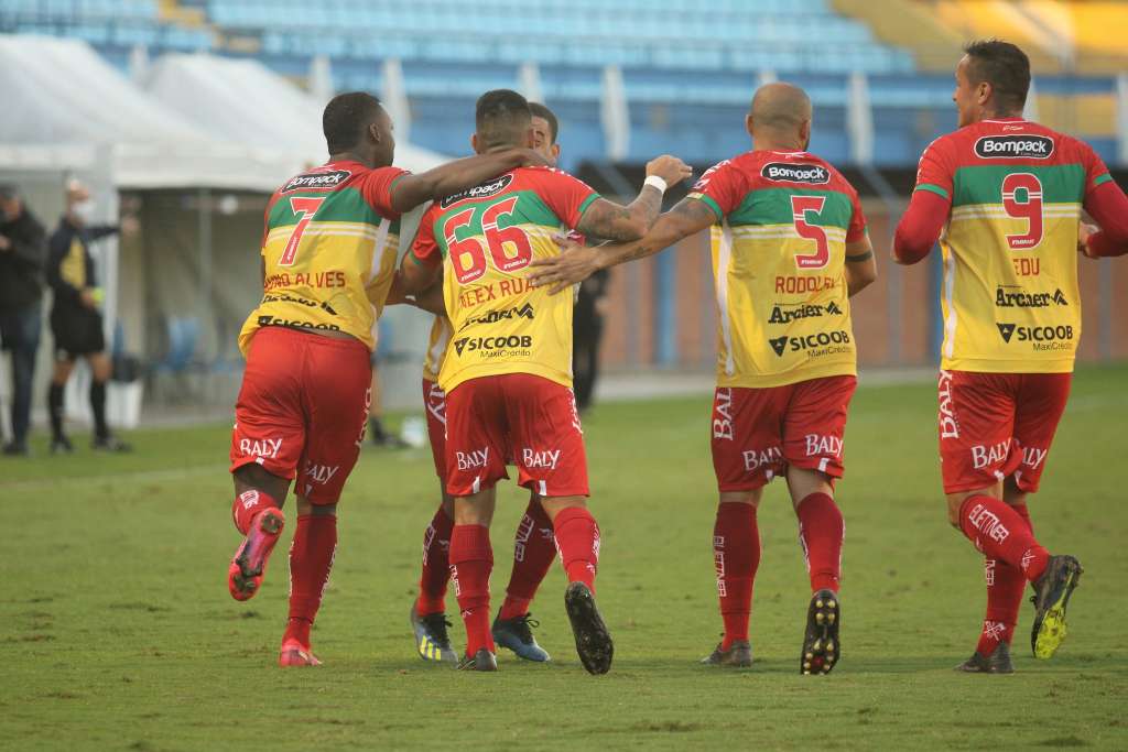 Jogo atrasado nesta terça pode dar novo líder à Série B ou novo integrante ao G4