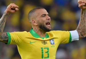 Daniel Alves pode receber proposta para retornar a clube espanhol