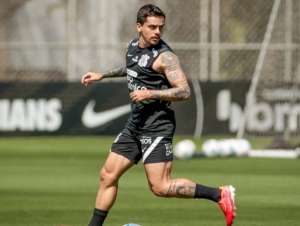 Fagner continua em tratamento e sua escalação é dúvida para o duelo com o Grêmio