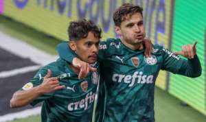 Brigas nos extremos: Palmeiras defende liderança contra perigoso Fortaleza; Chape traz lucro altíssimo se afundar o Grêmio