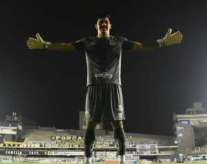 'Paredão' no clássico, goleiro do Santos admite: 'Poderíamos ter jogado mais'