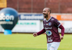 Rio Branco-PR 1 x 2 Caxias-RS - Time vence fora de casa e entra no G4