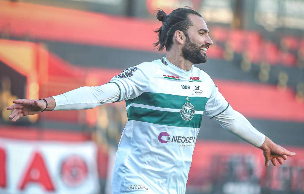 Série B: Coritiba aposta em melhor campanha como visitante para defender a liderança