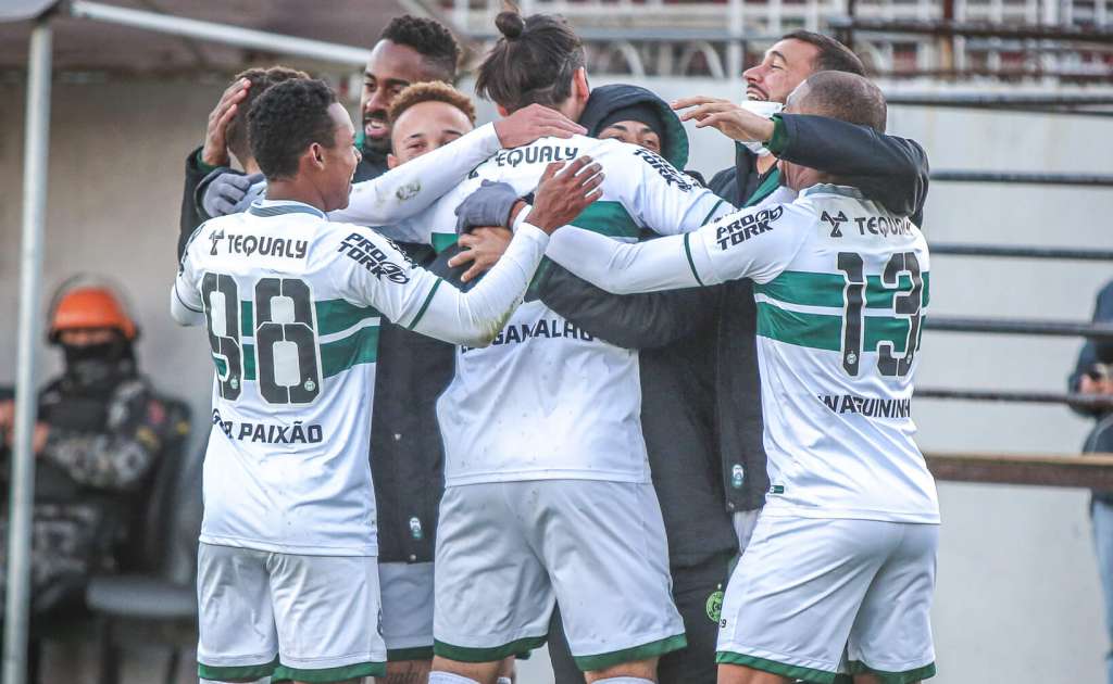 SÉRIE B: Coritiba e Náutico travam outra batalha pela liderança; Ponte e Cruzeiro jogam contra a degola