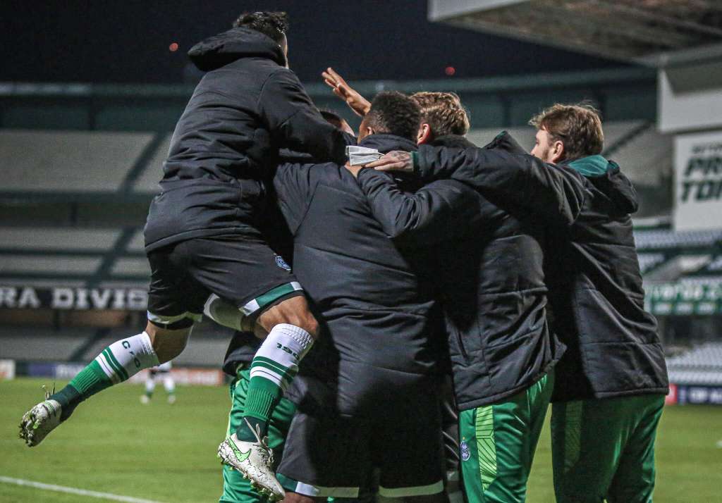 SÉRIE B: Coritiba pode ser campeão simbólico do turno; Sampaio e Avaí lutam pelo G4