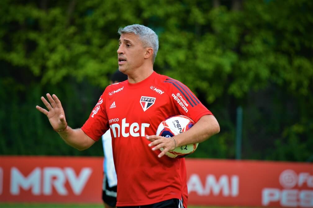 Crespo faz ajustes no São Paulo e aguarda recuperação de Benítez e Luciano