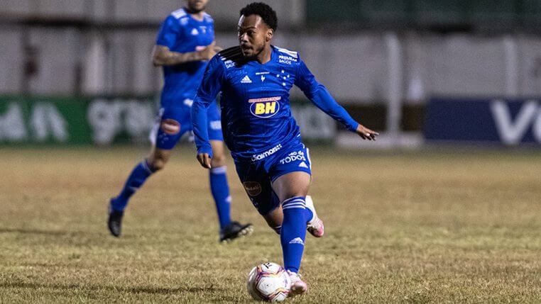 Seleção FI da Série B vem com dupla da Ponte Preta, atacante do líder Coritiba e outro destaques