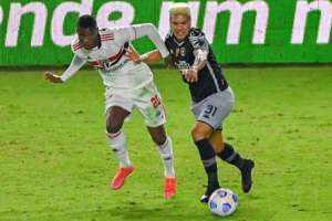 Após vaga, Volpi vê o São Paulo com maturidade e 'vivo em todas as competições'