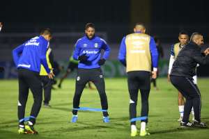 Com vaga encaminhada na Copa do Brasil, Grêmio 'entrosa' time contra o Vitória